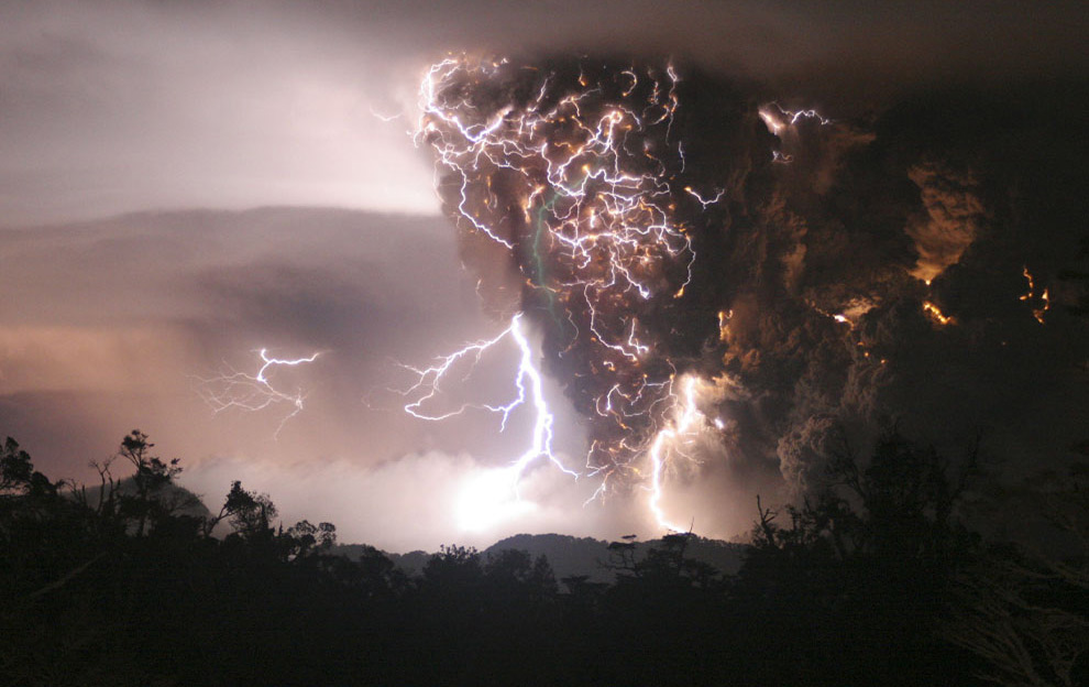 Lightning over Chile, year’s best pictures, 2008